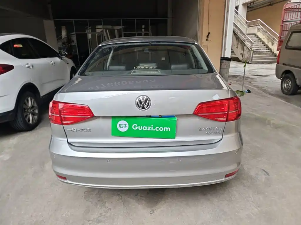 Volkswagen Sagitar 2018