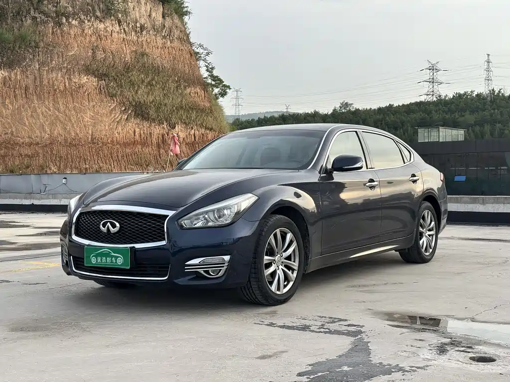 Infiniti Q70 2017