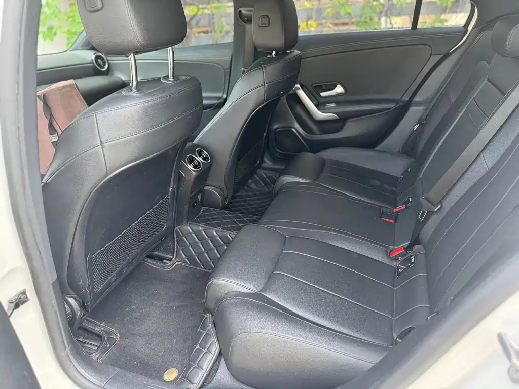 Mercedes-Benz A-Class 2022 — фото 13