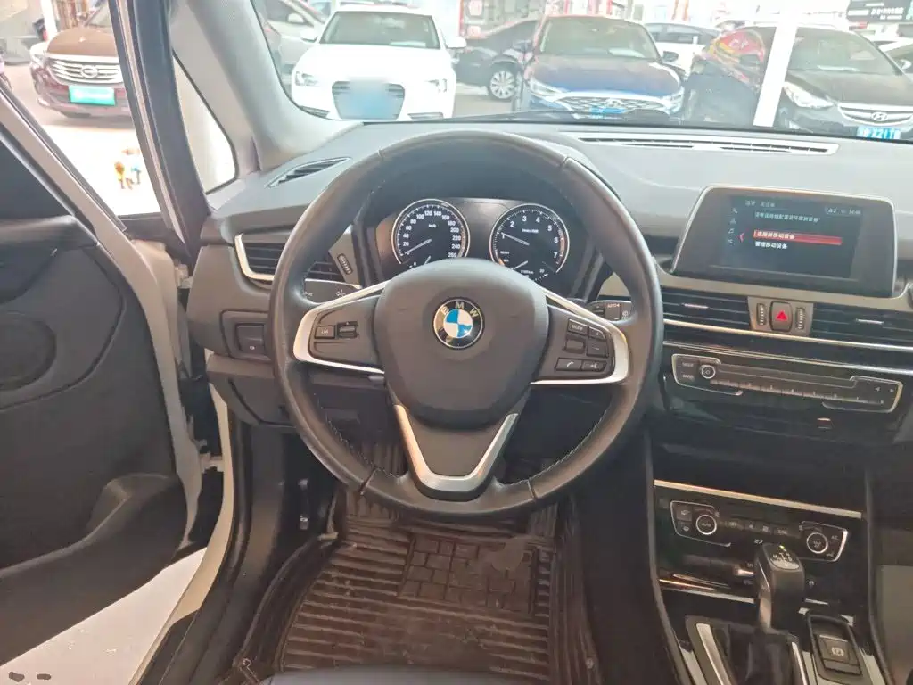 BMW 2 Series Station Wagon 2019 — фото 11