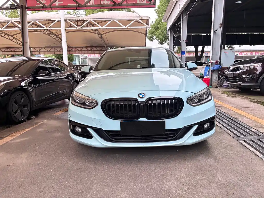 BMW 1 Series 2019 — фото 1