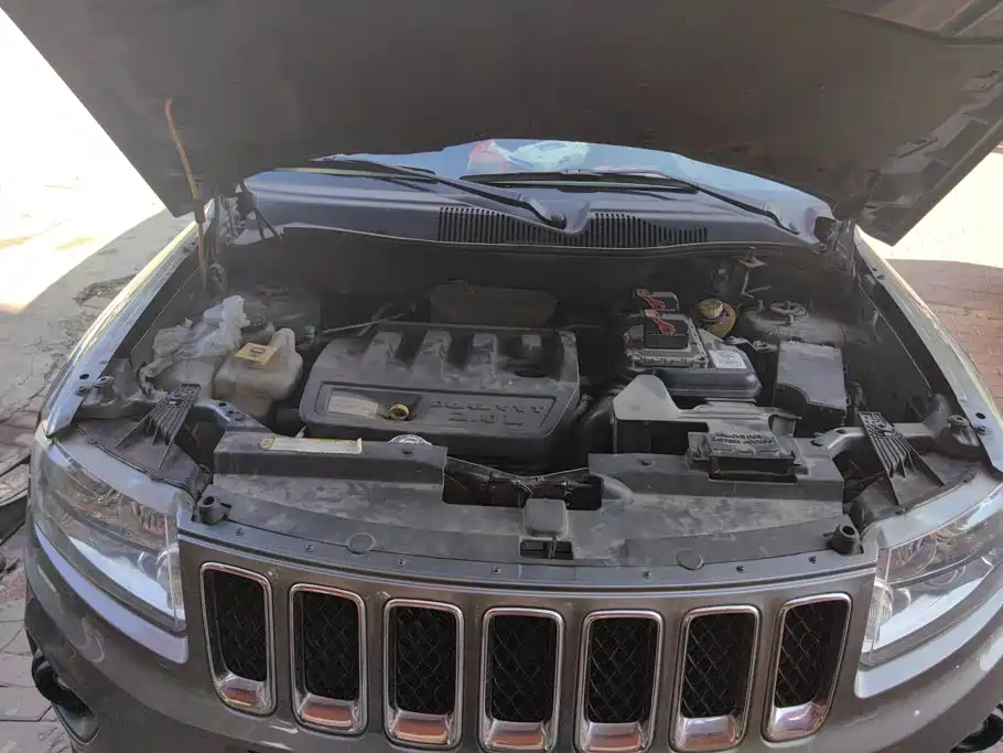 Jeep Compass 2012 — фото 9