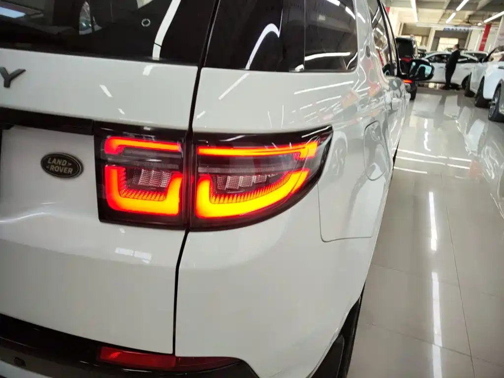 Land Rover Discovery Sport 2022 — фото 8