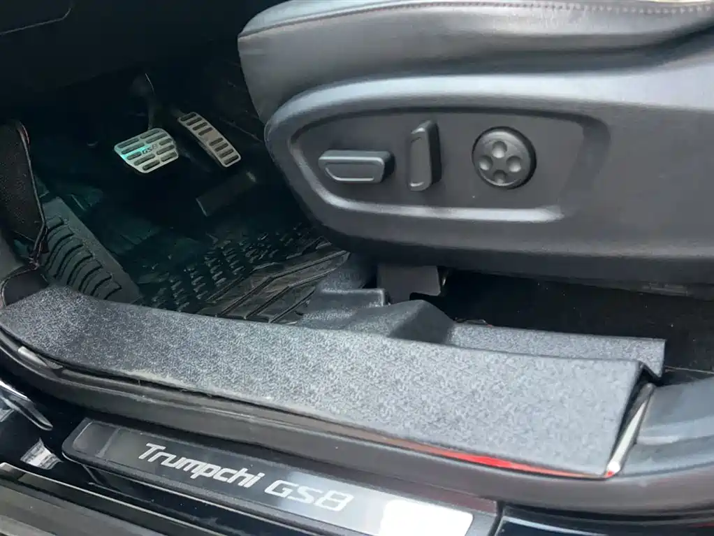 GAC Motor Trumpchi GS8 2019 — фото 23