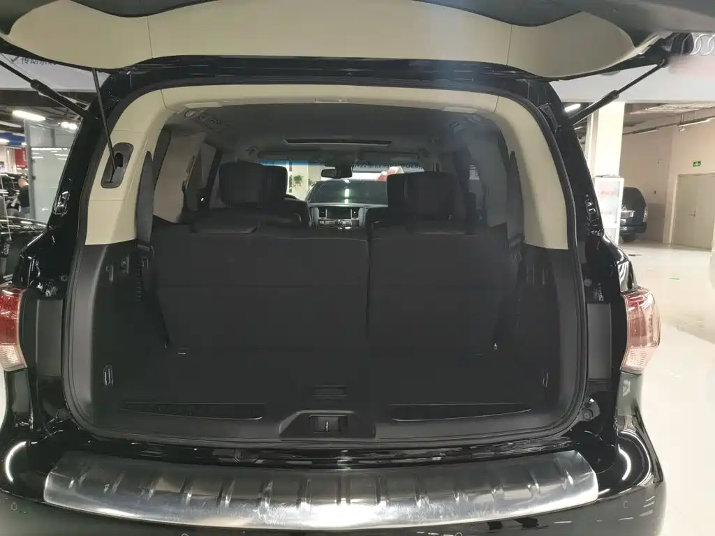 Infiniti QX80 2017 — фото 19