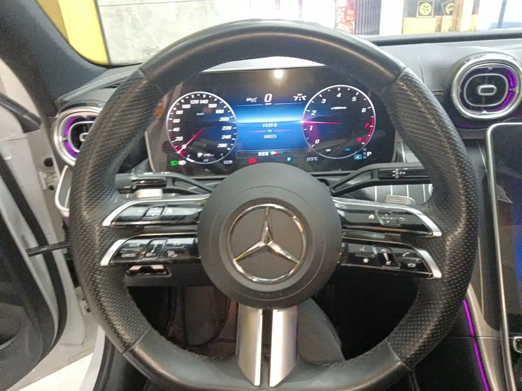Mercedes-Benz C-Class 2023 — фото 11