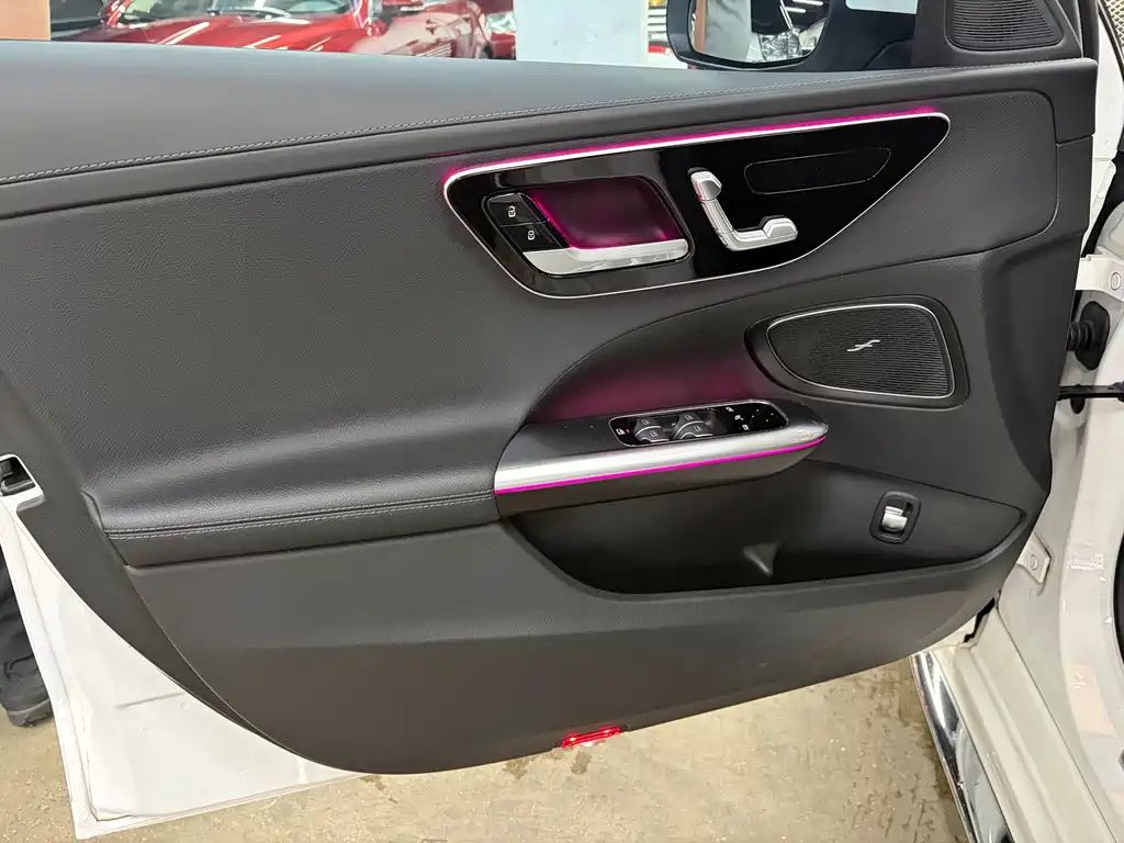 Mercedes-Benz C-Class 2023 — фото 15