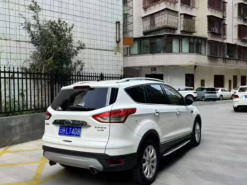 Ford Kuga 2015 — фото 7