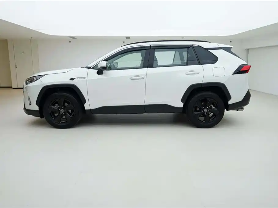 Toyota RAV4 2020 — фото 3