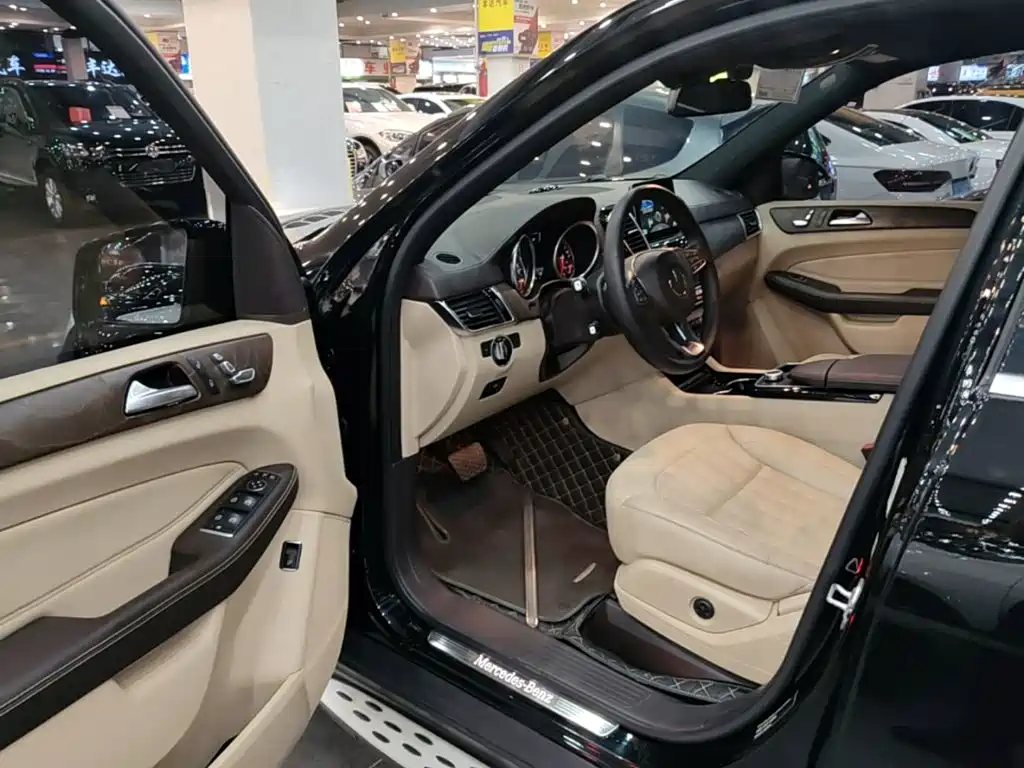 Mercedes-Benz GLE 2017 — фото 16