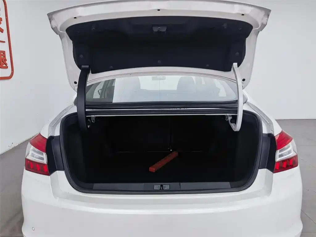 Peugeot 408 2015 — фото 16