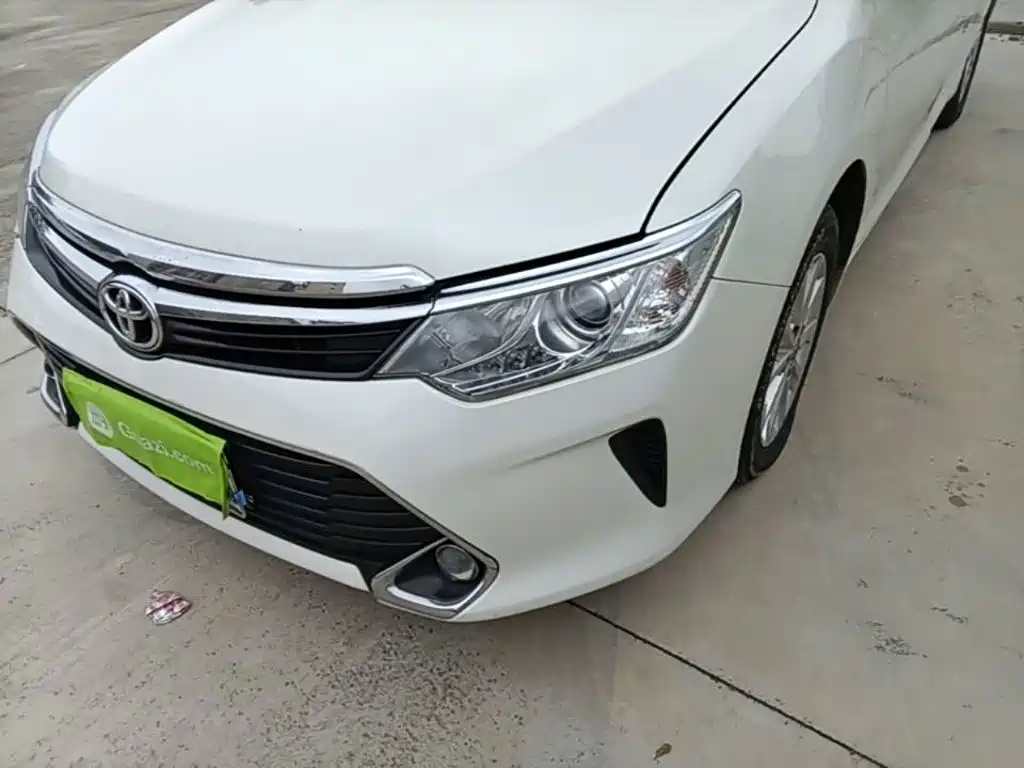 Toyota Camry 2017 — фото 18