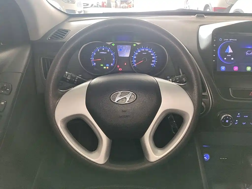 Hyundai ix35 2015 — фото 11