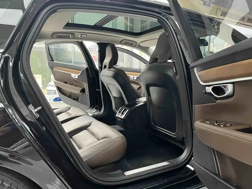 Volvo S90 2020 — фото 13