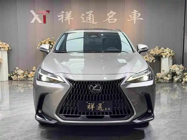Lexus NX 2023
