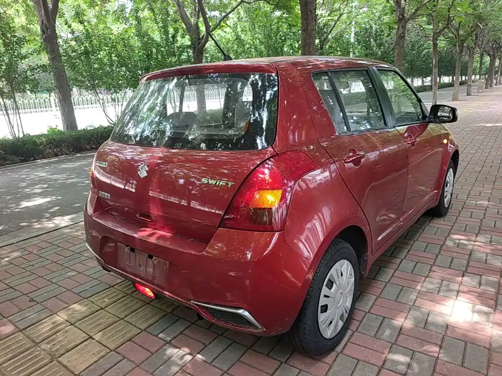 Suzuki Swift 2015 — фото 7
