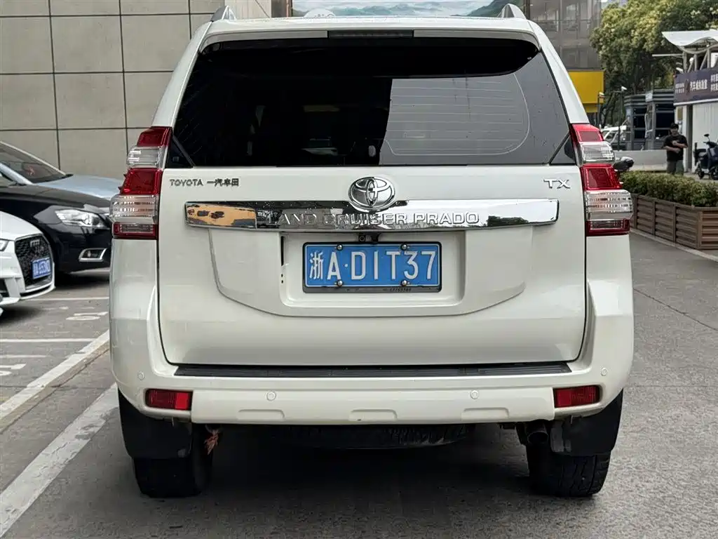 Toyota Prado 2017 — фото 11