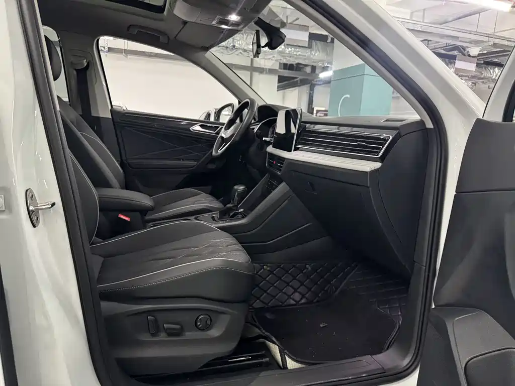 Volkswagen Tiguan L 2024 — фото 14