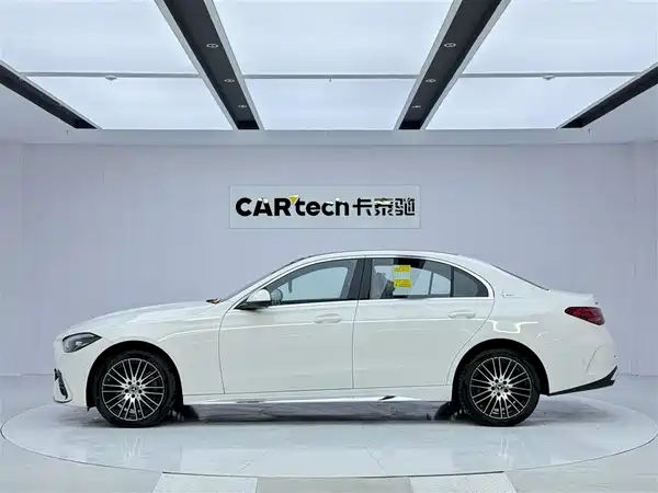 Mercedes-Benz C-Class 2025