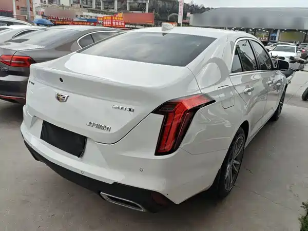 Cadillac CT4 2021