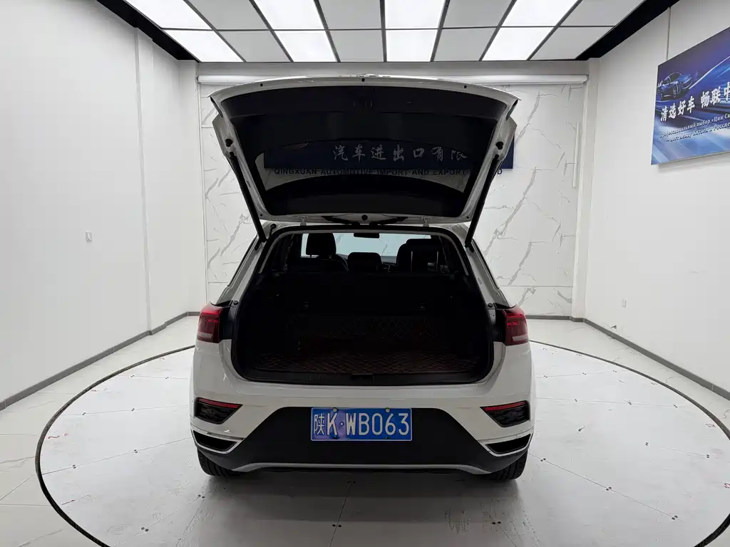Volkswagen T-Roc 2022 — фото 9
