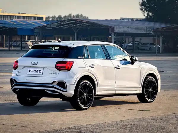 Audi Q2L 2023