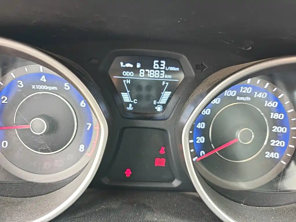 Hyundai Elantra Langdong 2015 — фото 12