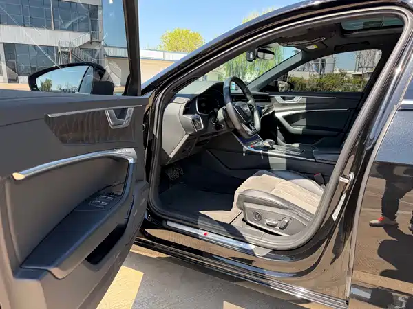 Audi A6L 2023