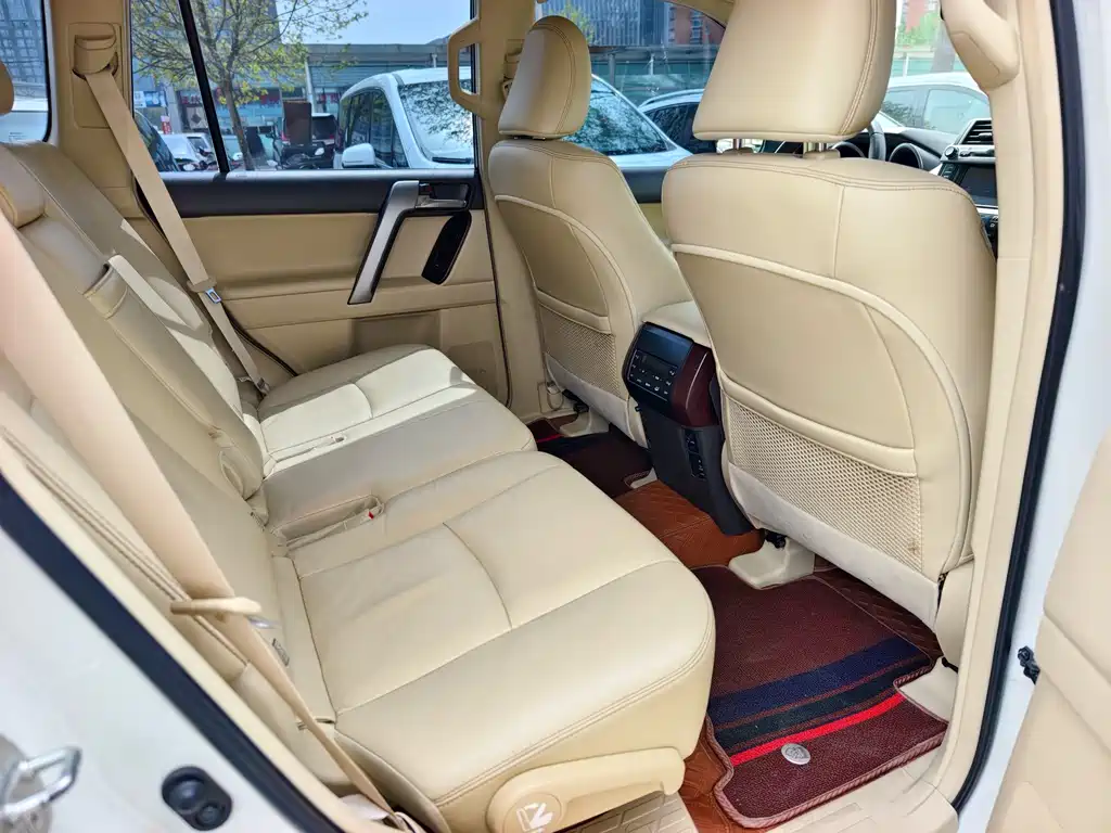 Toyota Prado 2016 — фото 11
