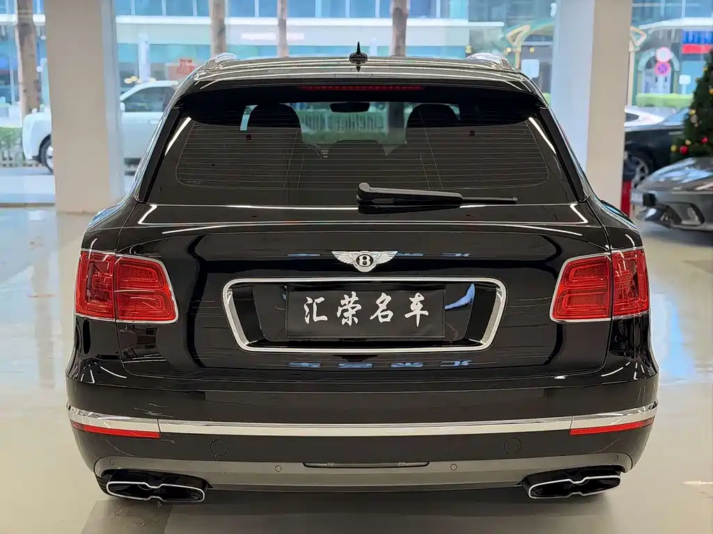 Bentley Bentayga 2019 — фото 11