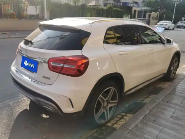 Mercedes-Benz GLA 2015