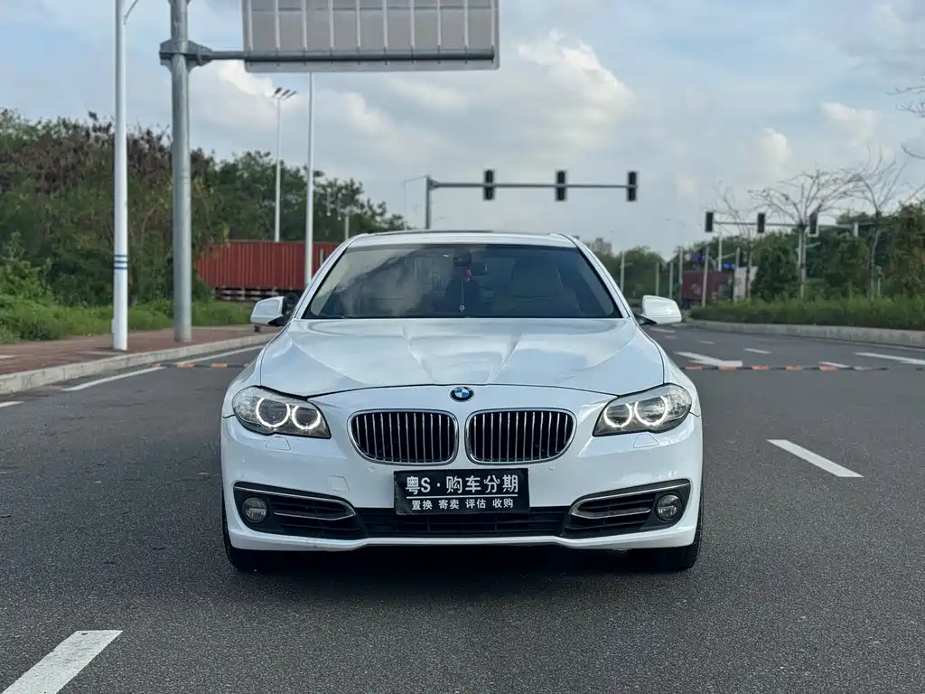 BMW 5 Series 2011