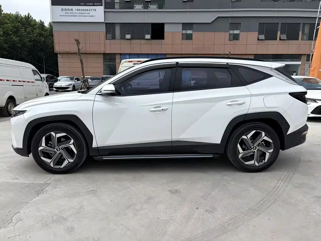 Hyundai Tucson 2022 — фото 4