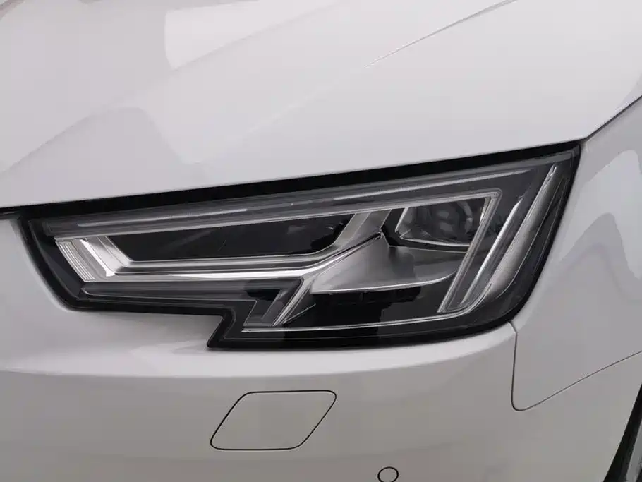 Audi A4L 2018