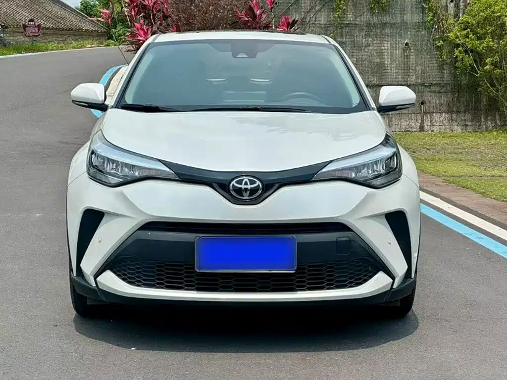Toyota C-HR 2022 — фото 10