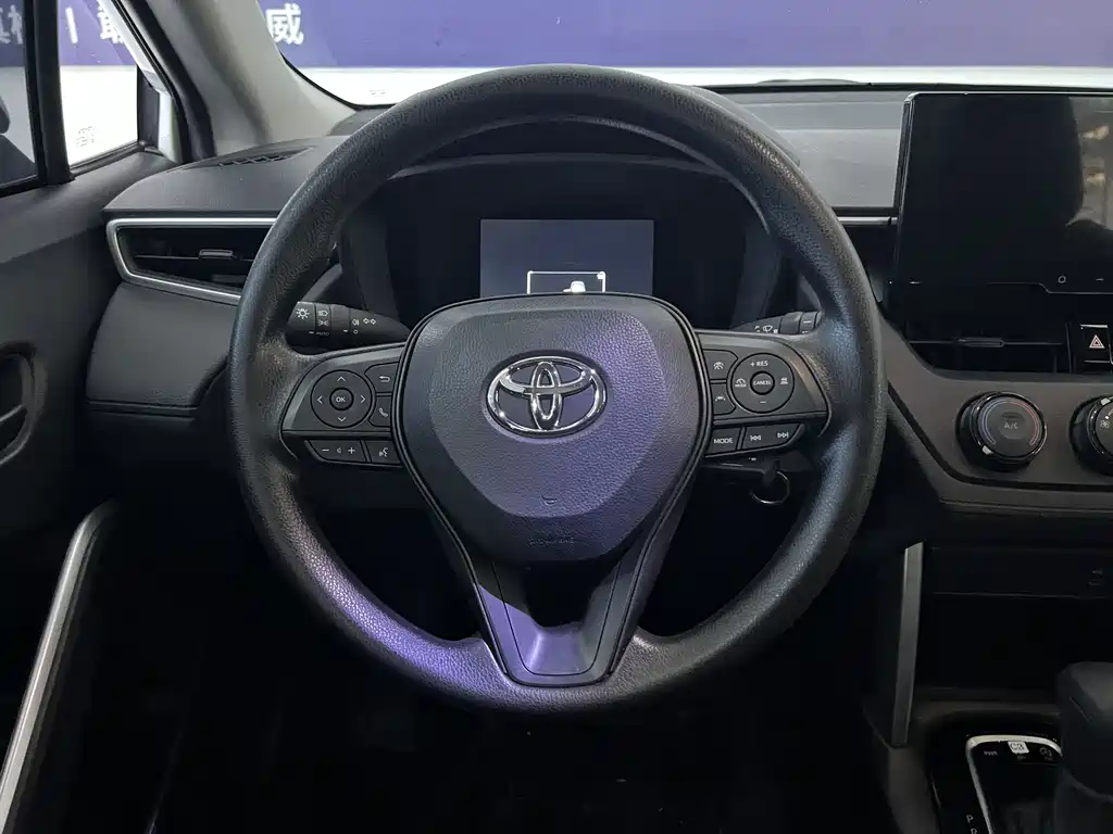 Toyota Corolla Cross 2024 — фото 22