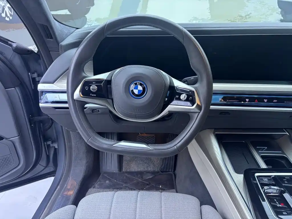 BMW i7 2024 — фото 12