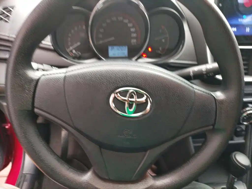 Toyota Yaris L 2021 — фото 11