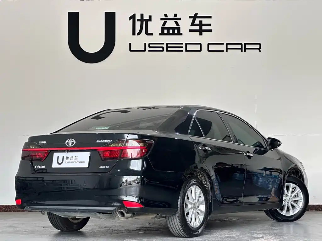 Toyota Camry 2017 — фото 9
