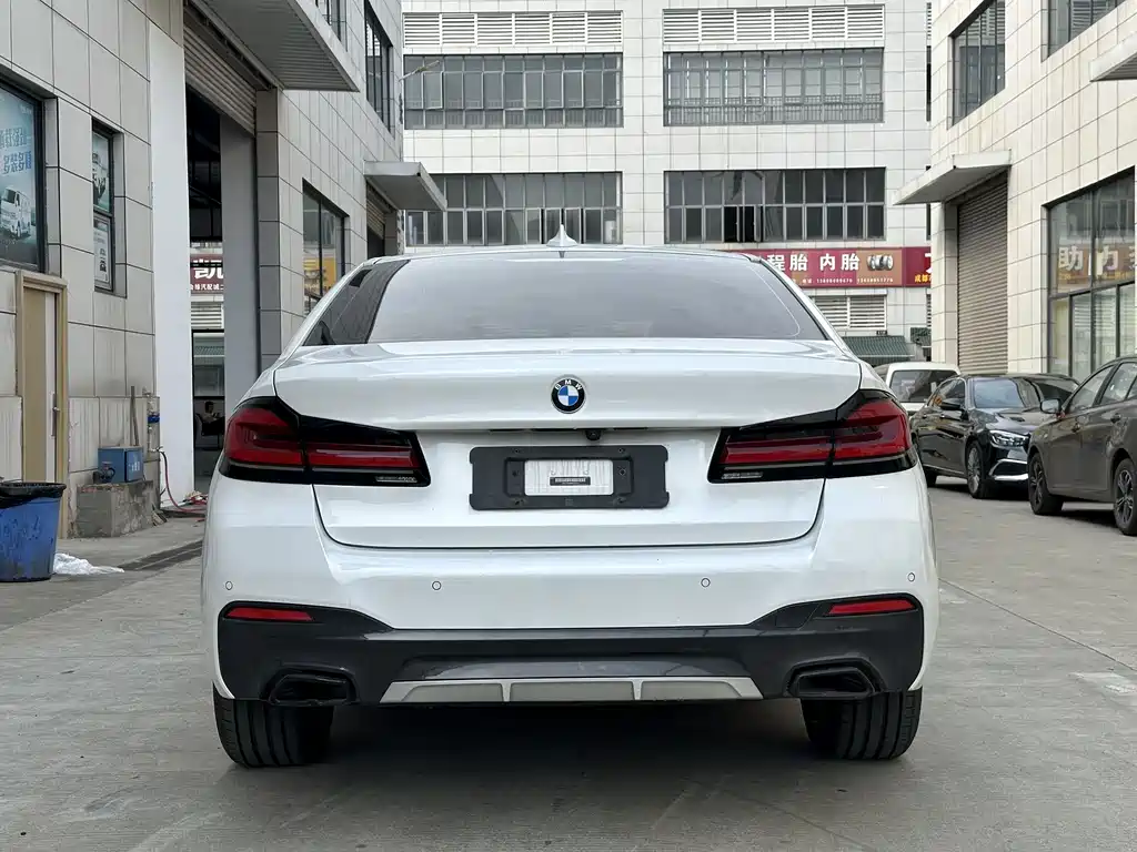 BMW 5 Series 2021 — фото 5