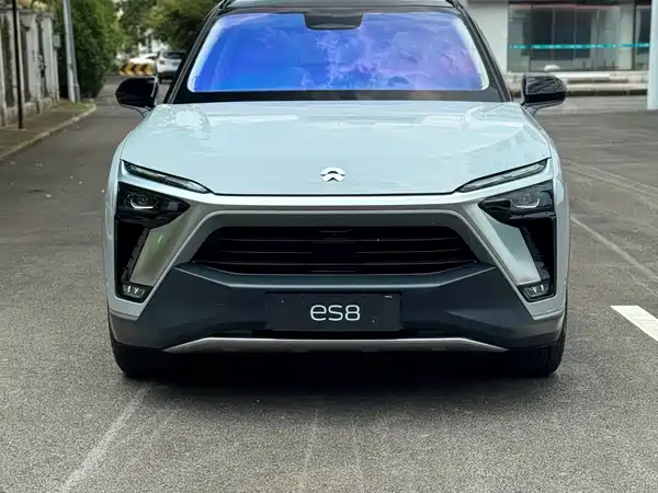 NIO ES8 2021