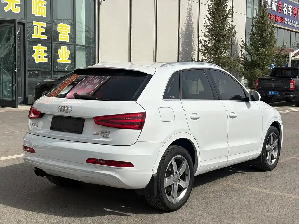 Audi Q3 2016 — фото 9