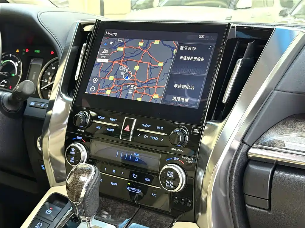 Toyota Vellfire 2022 — фото 9