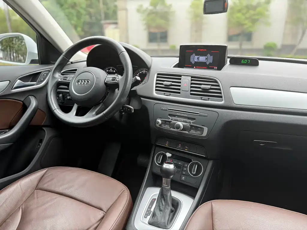 Audi Q3 2016 — фото 12