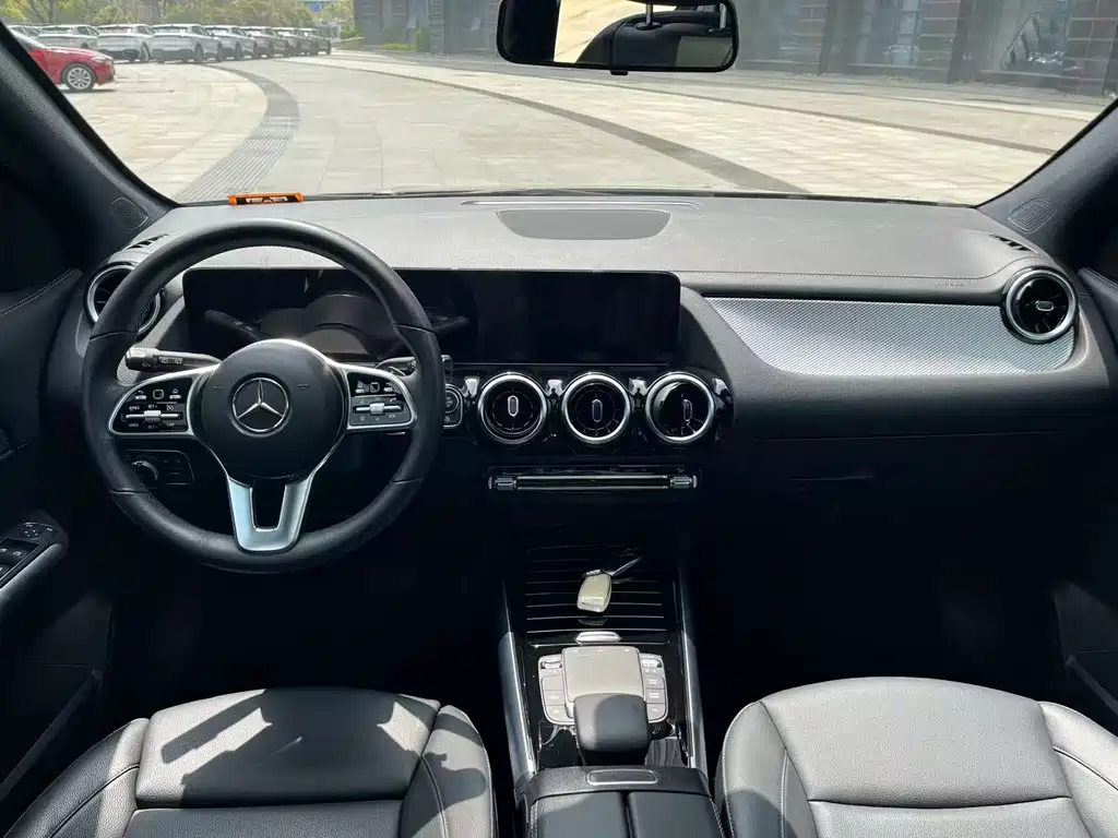 Mercedes-Benz GLA 2023 — фото 11