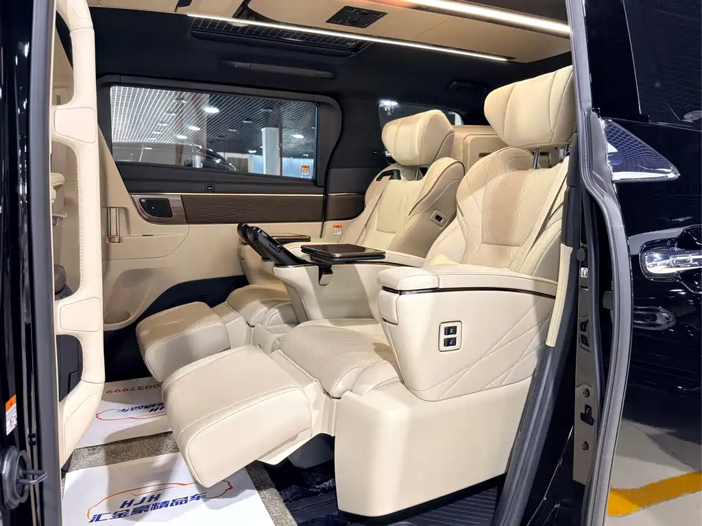 Toyota Vellfire 2023 — фото 11