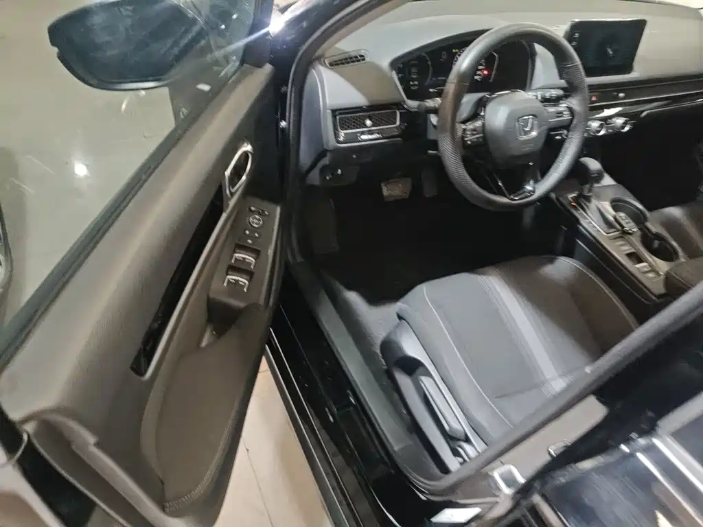 Honda Civic 2024 — фото 10