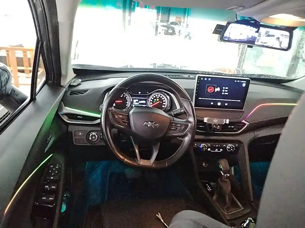Chevrolet Volando 2018 — фото 11