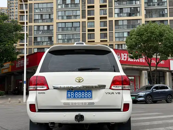 Toyota Land Cruiser 2010