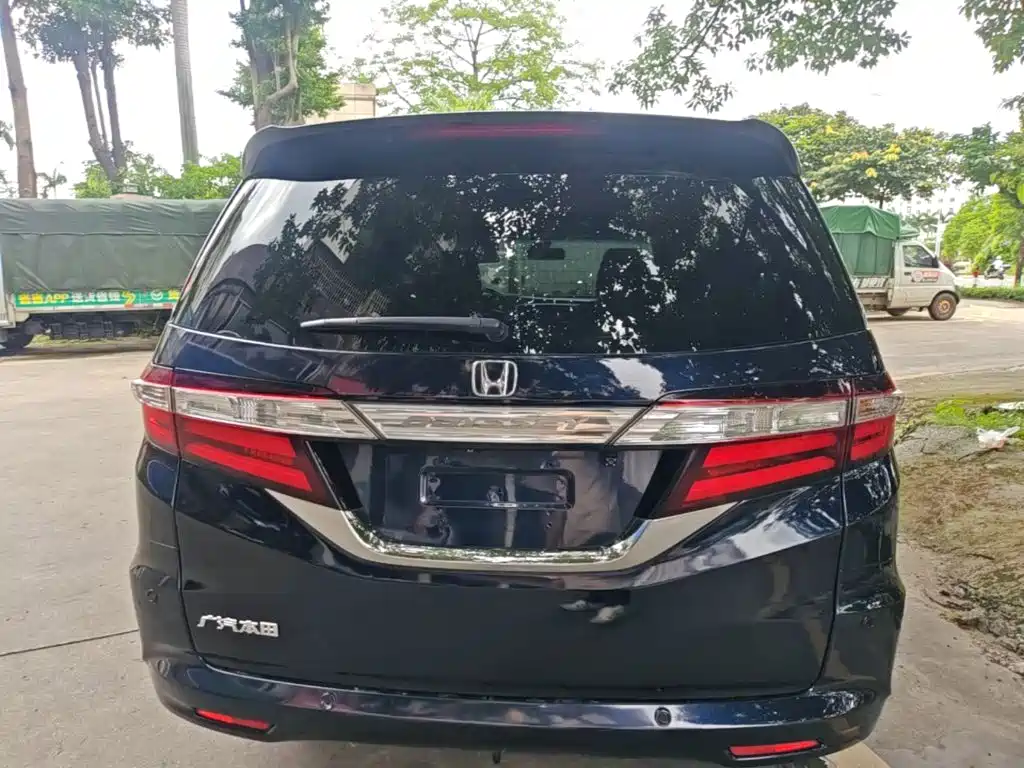Honda Odyssey 2016 — фото 6